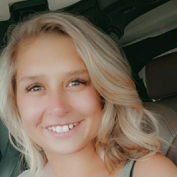 Meet your Posher, Danette - Picture 2 of 2